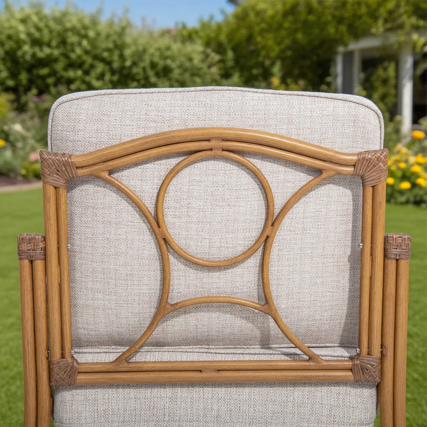 Arcadia 2 Patio Lounge Chair and Side Table