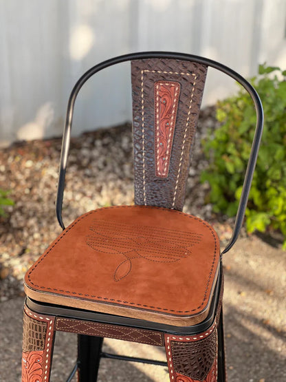 (STOCK) 30" THE CHCOLATE PAISLEY GATOR w/ Tall Back in BLACK